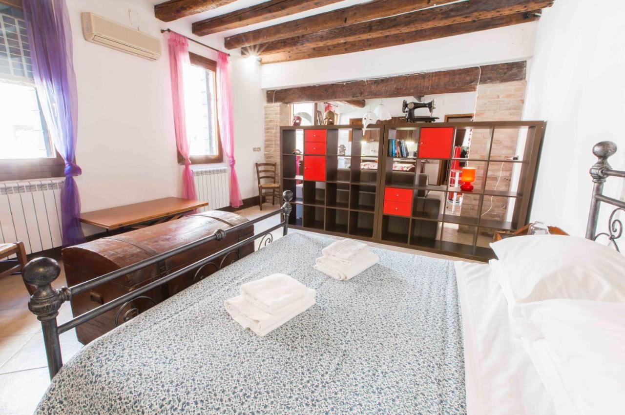 Canal Dream Cosy Apartment With Canal View Venecia Exterior foto