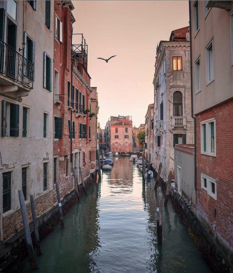 Canal Dream Cosy Apartment With Canal View Venecia Exterior foto